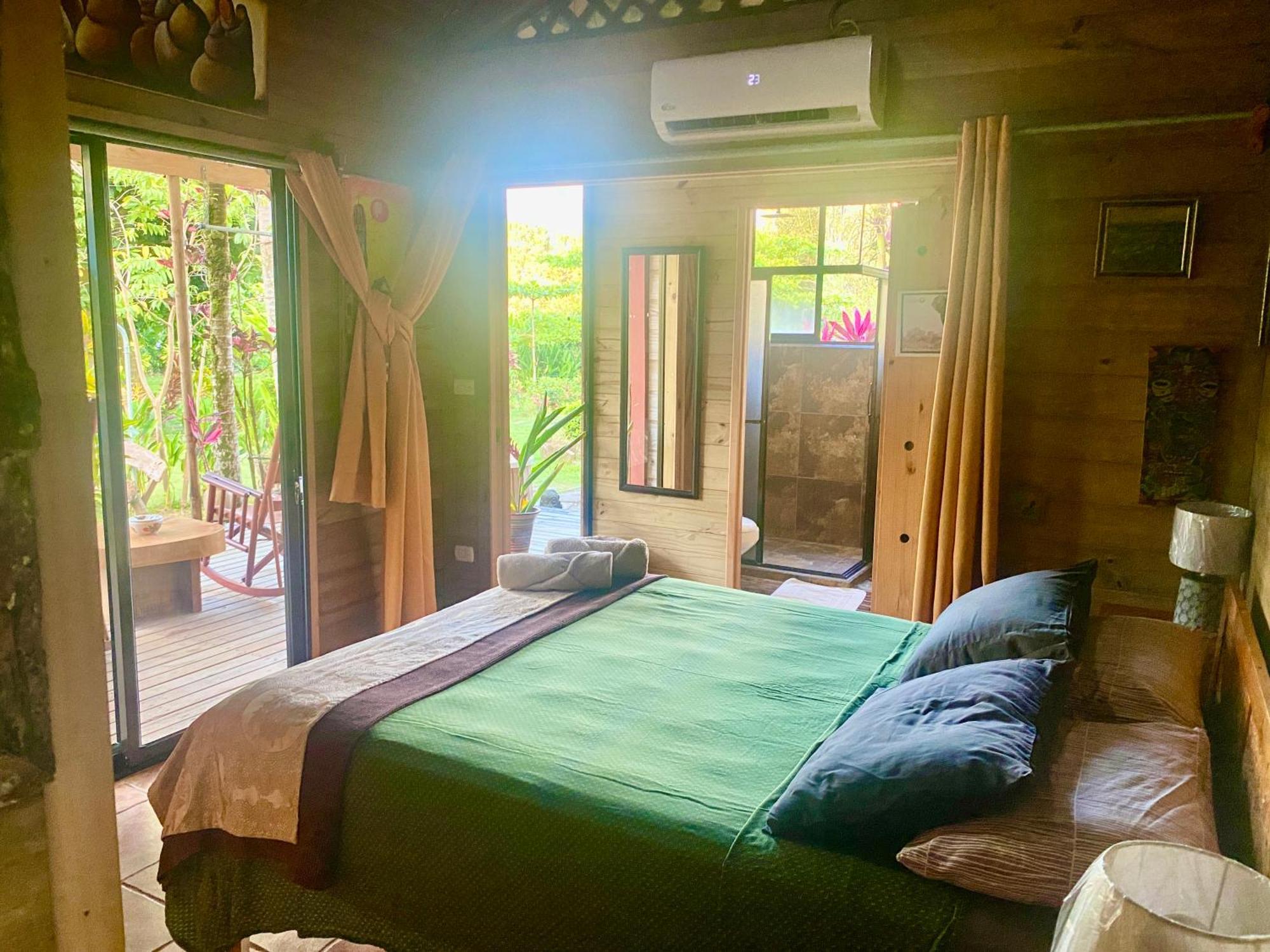 Uvita Oasis Retreat With Villa Cabins And Apartment ภายนอก รูปภาพ