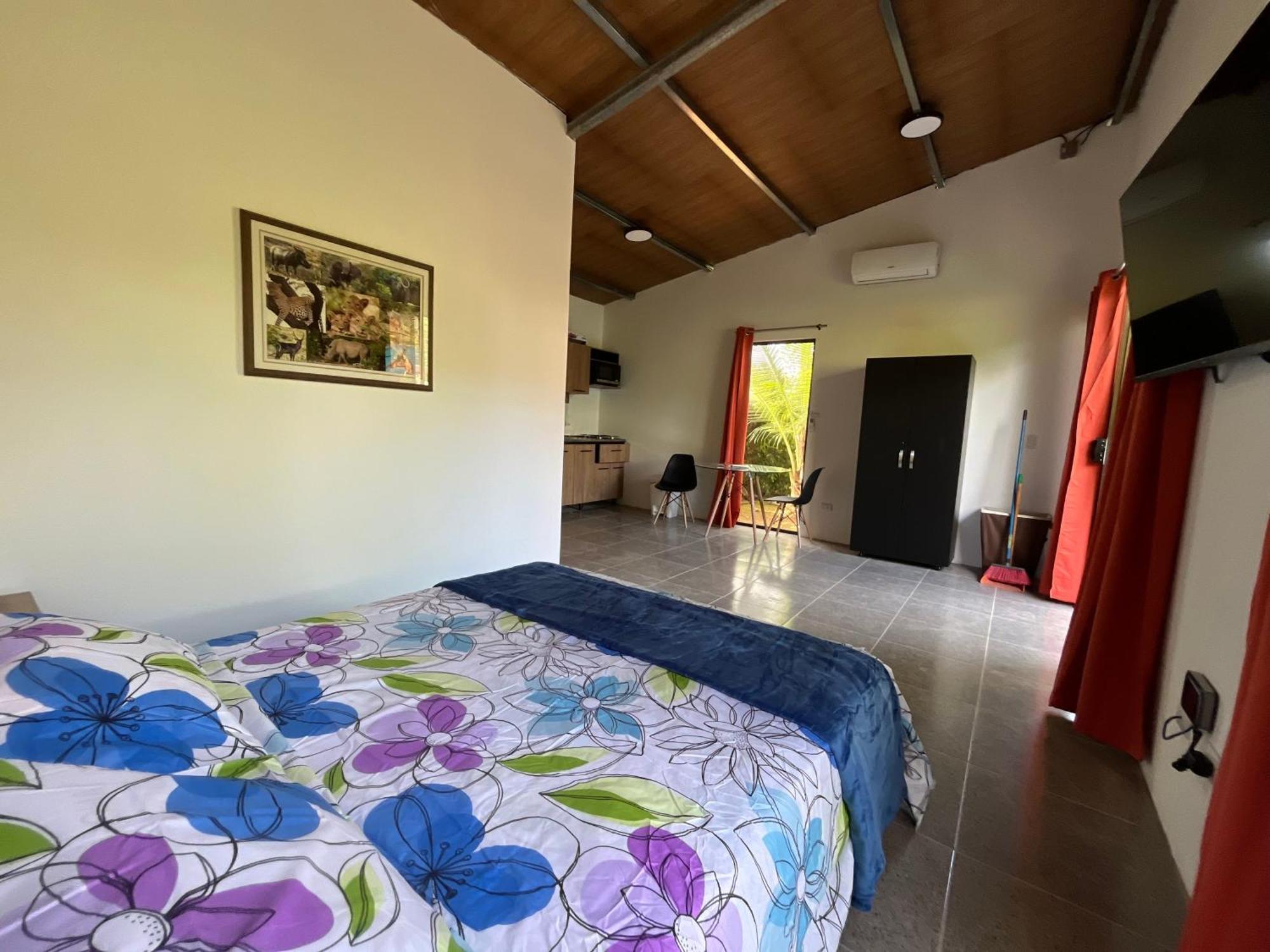 Uvita Oasis Retreat With Villa Cabins And Apartment ภายนอก รูปภาพ
