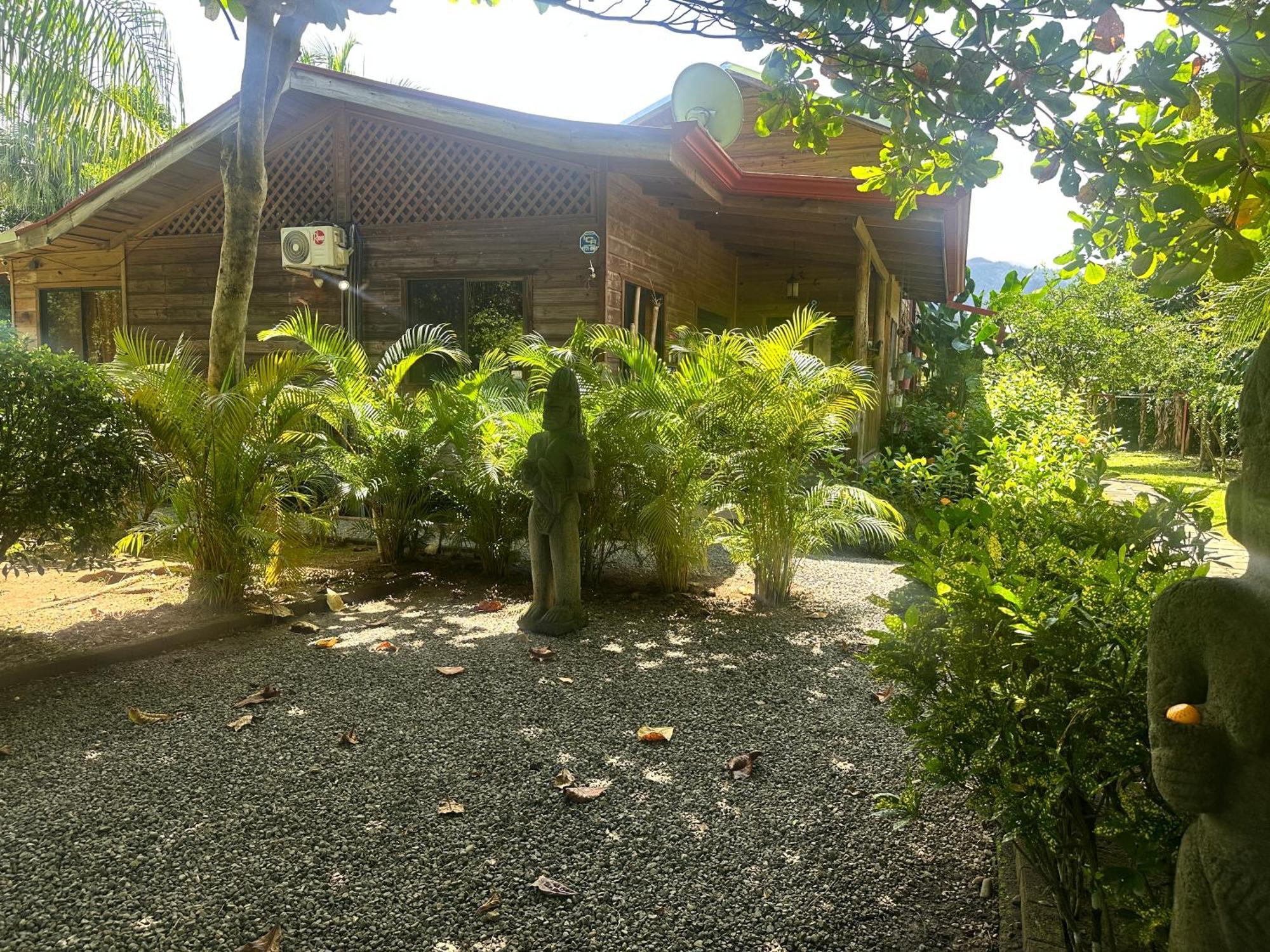 Uvita Oasis Retreat With Villa Cabins And Apartment ภายนอก รูปภาพ